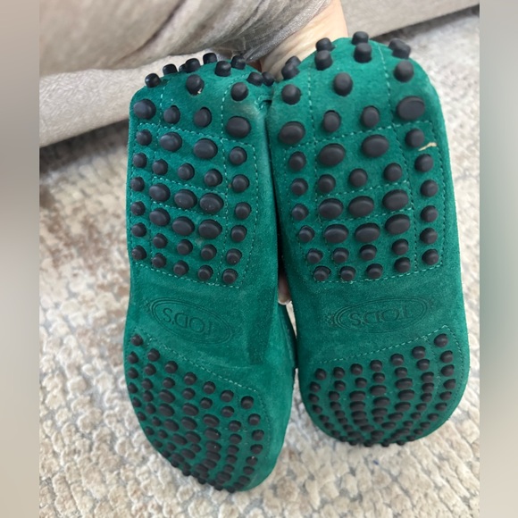Tod's Green Suede Womens Loafers size 35.5 - Picture 3 of 4